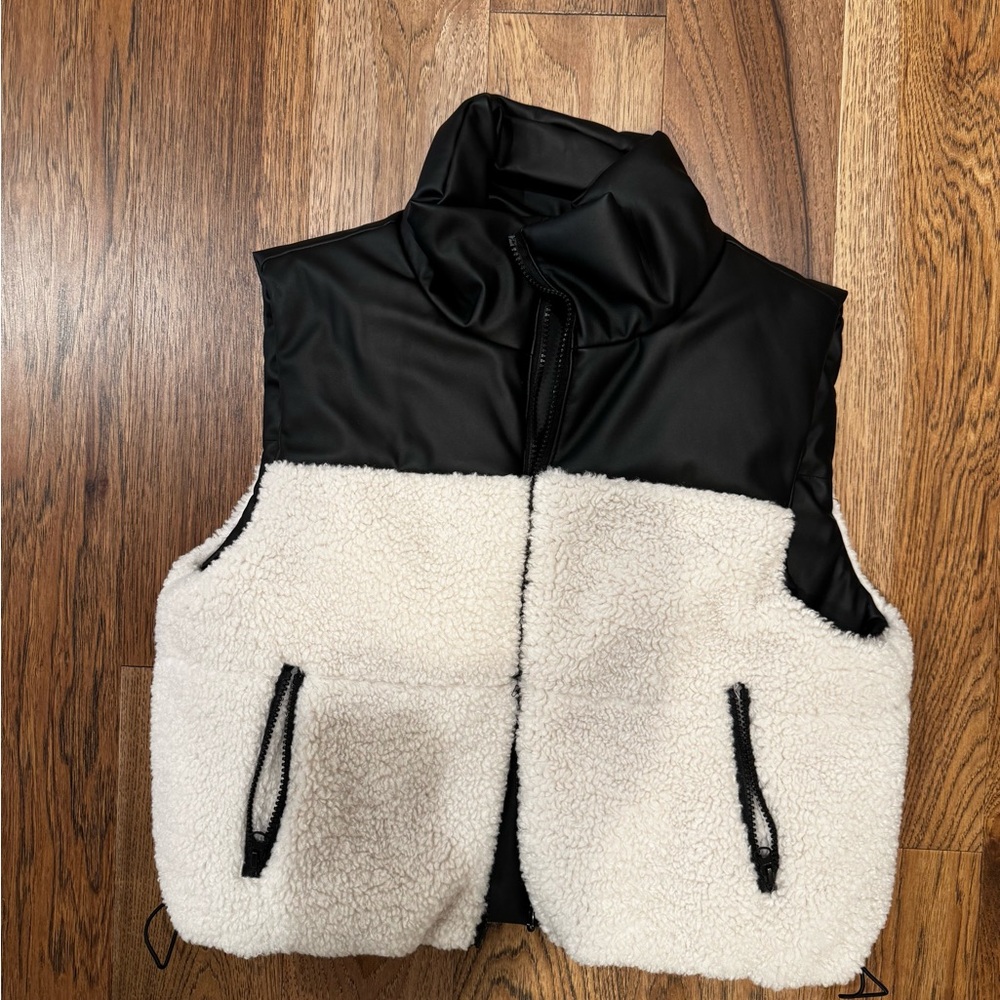 Thread & Supply Black and White Reversible Vest - Picture 4 of 12
